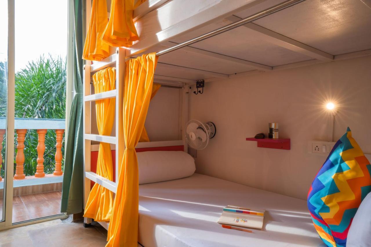 Gostops Plus Goa Vagator Goa Vieja Exterior foto